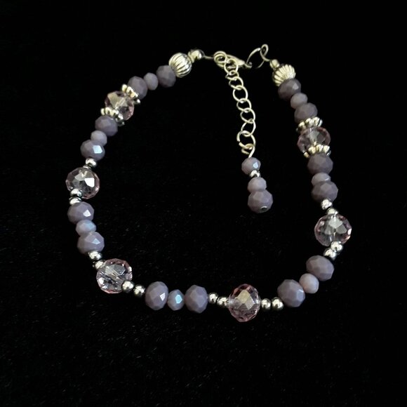 Faceted Beads Bracelet with Extension Gray Silver Tones Fastener Elastic - Picture 1 of 4